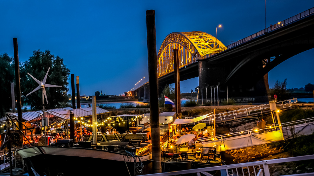 Cultureel Terras De Kaaij / Opoe Sientje