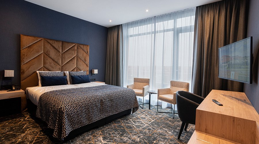 Hotel Van Der Valk Almere Reviews