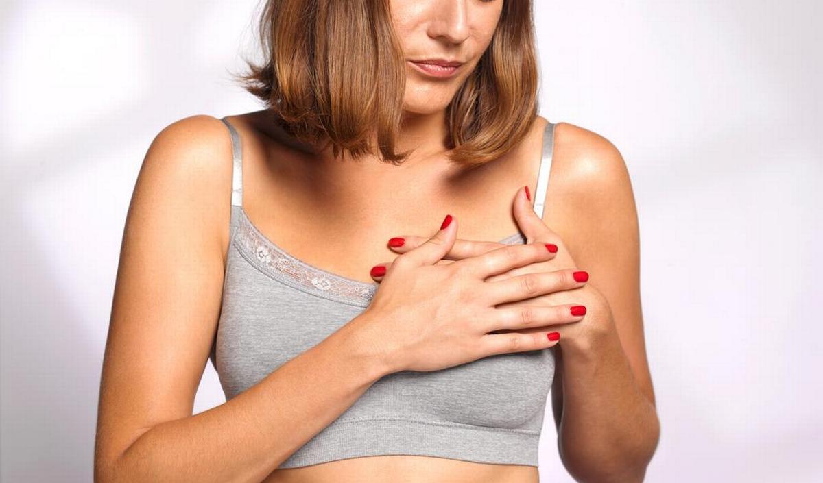 Pijn Onder Boezem Rechts Vrouw