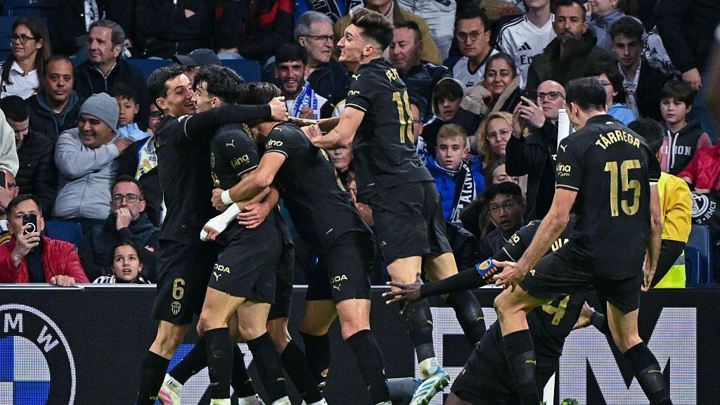 Stand Real Madrid Valencia Cf Live