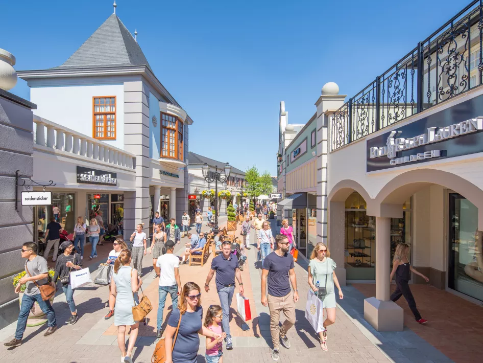 Foto's Van Designer Outlet Roermond Directory