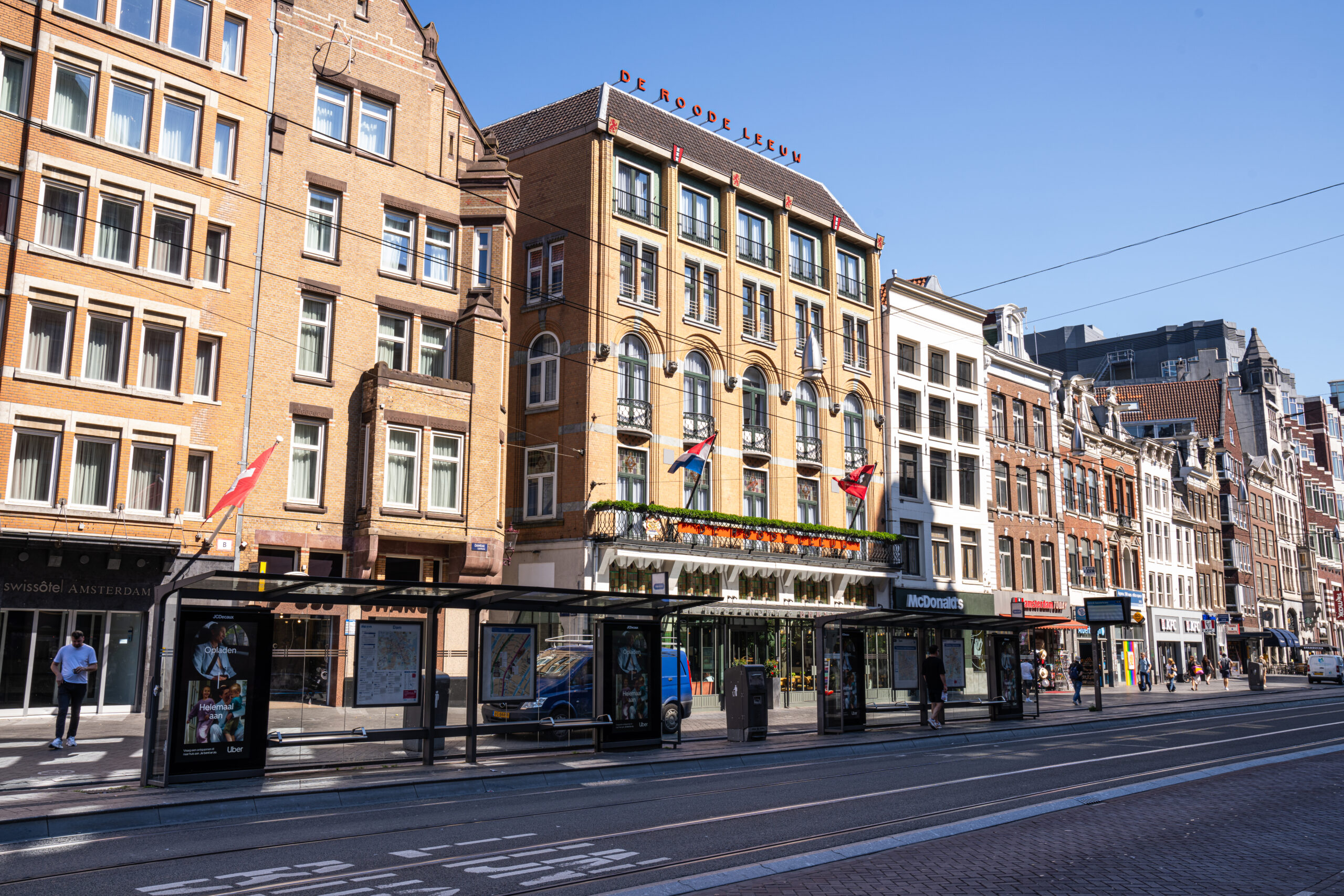 Hotel Amsterdam De Roode Leeuw Location