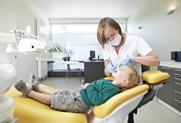 Tanden Poetsen Voor Tandartsbezoek