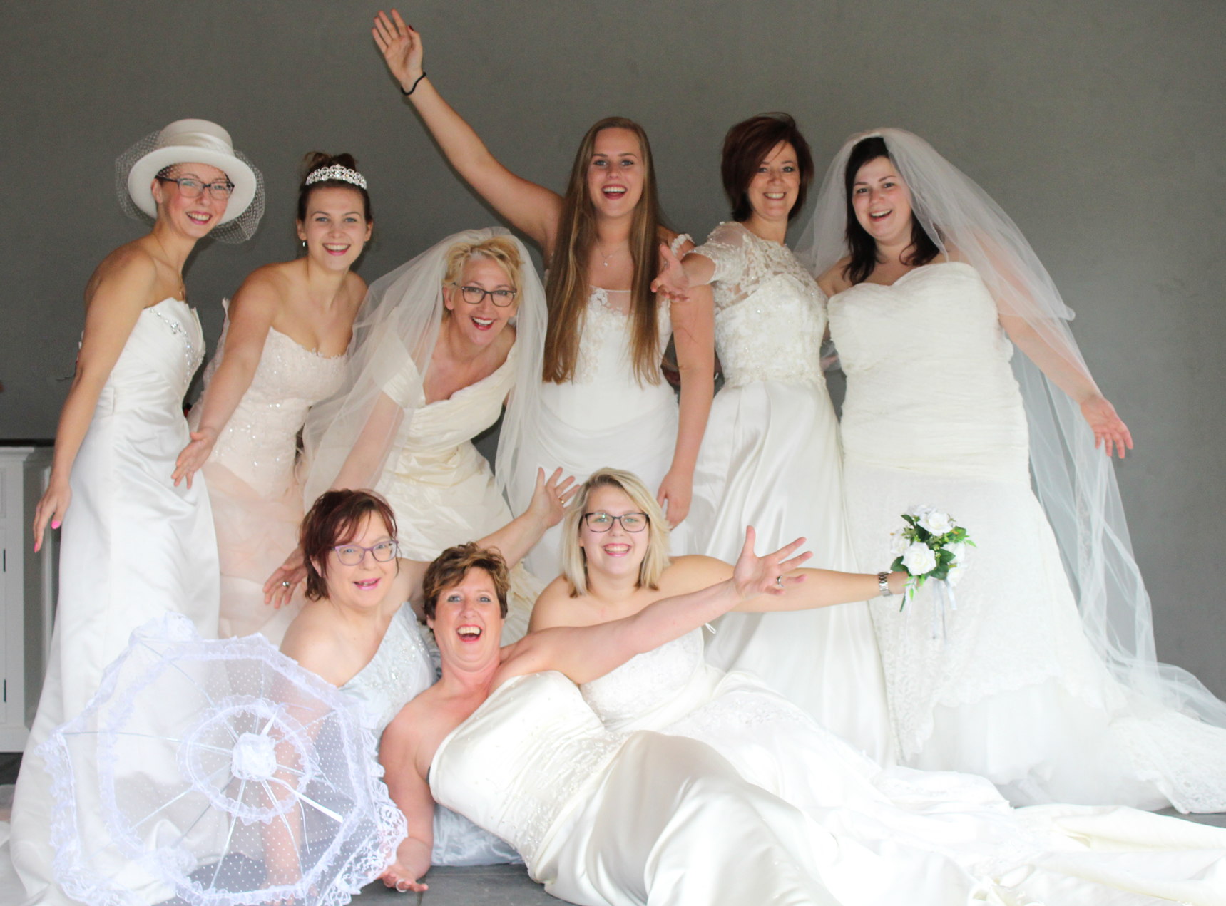 Trouwjurken Passen Voor De Lol Breda