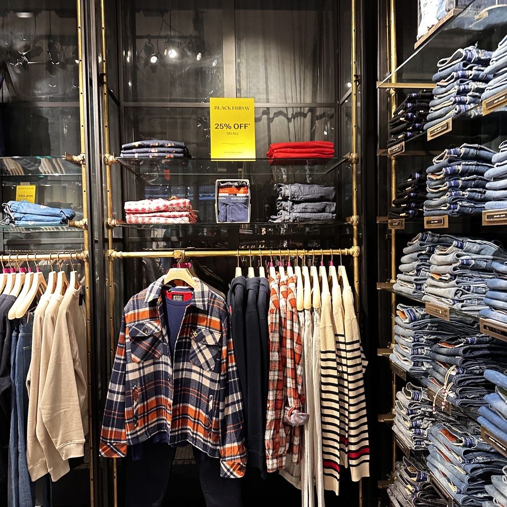 Amsterdam Shopping Mall Clothes