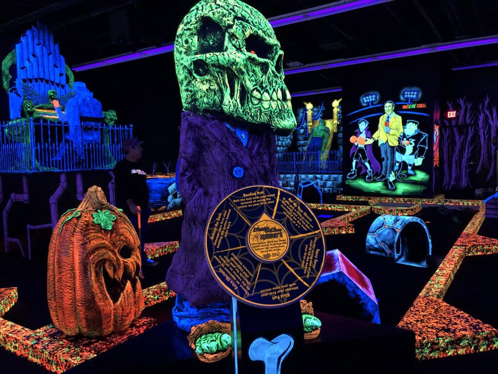 Best Indoor Glow In The Dark Mini Golf Near Me