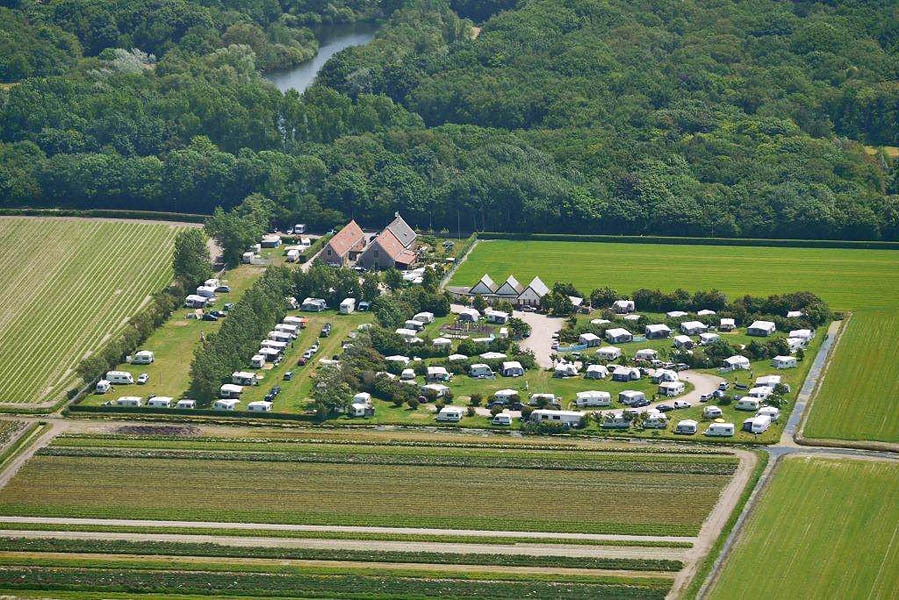 Camping Op Hoop Van Zegen Review