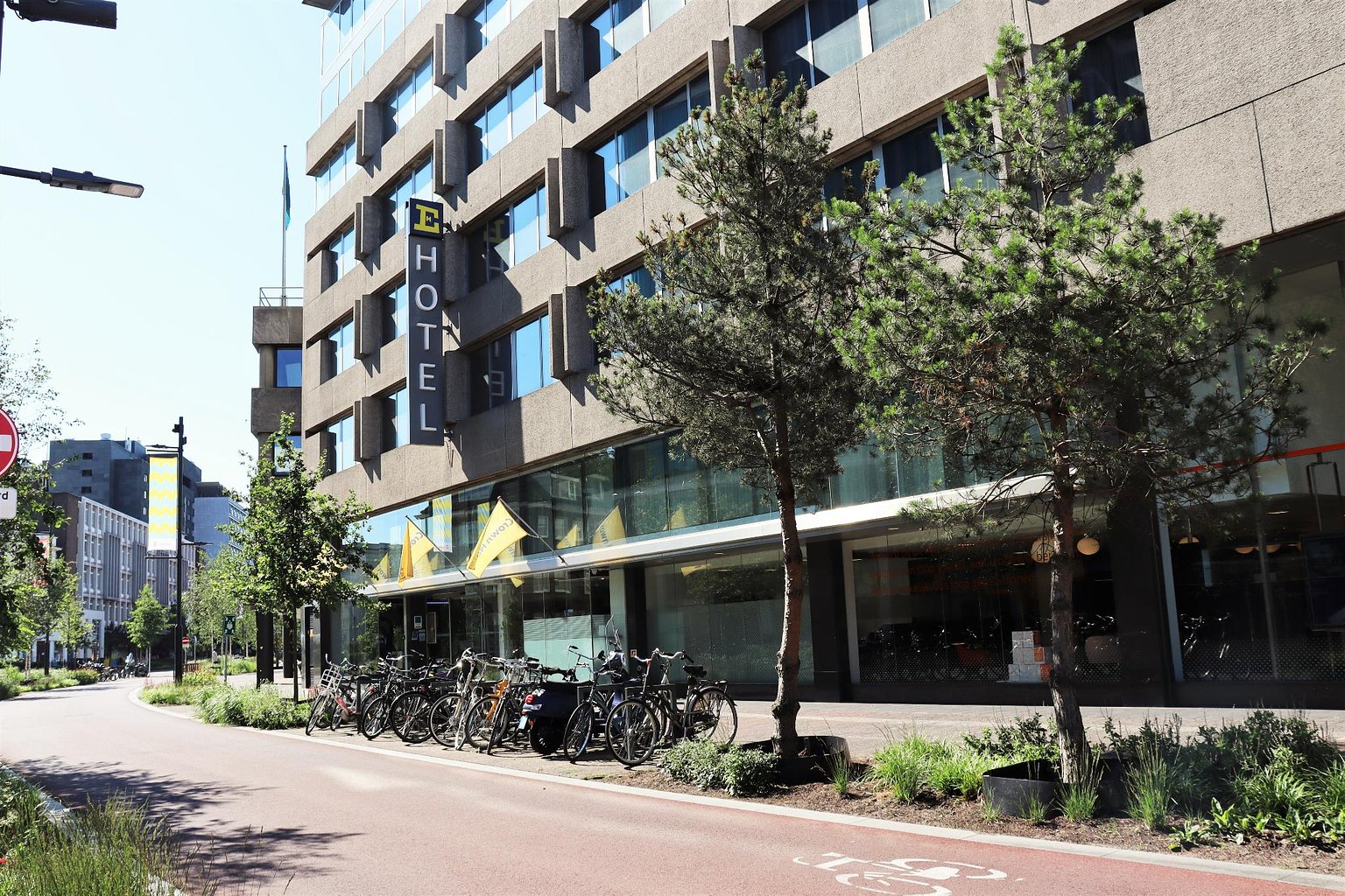 Crown Hotel Eindhoven Contact