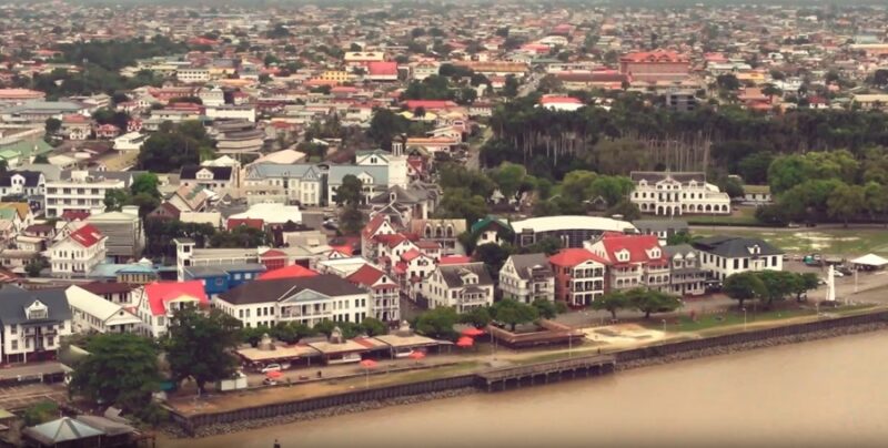 De Ware Tijd Suriname Waterkant