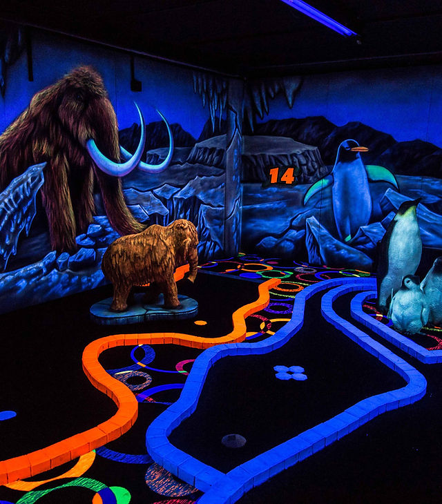 Glow-in The-dark Golf Amsterdam