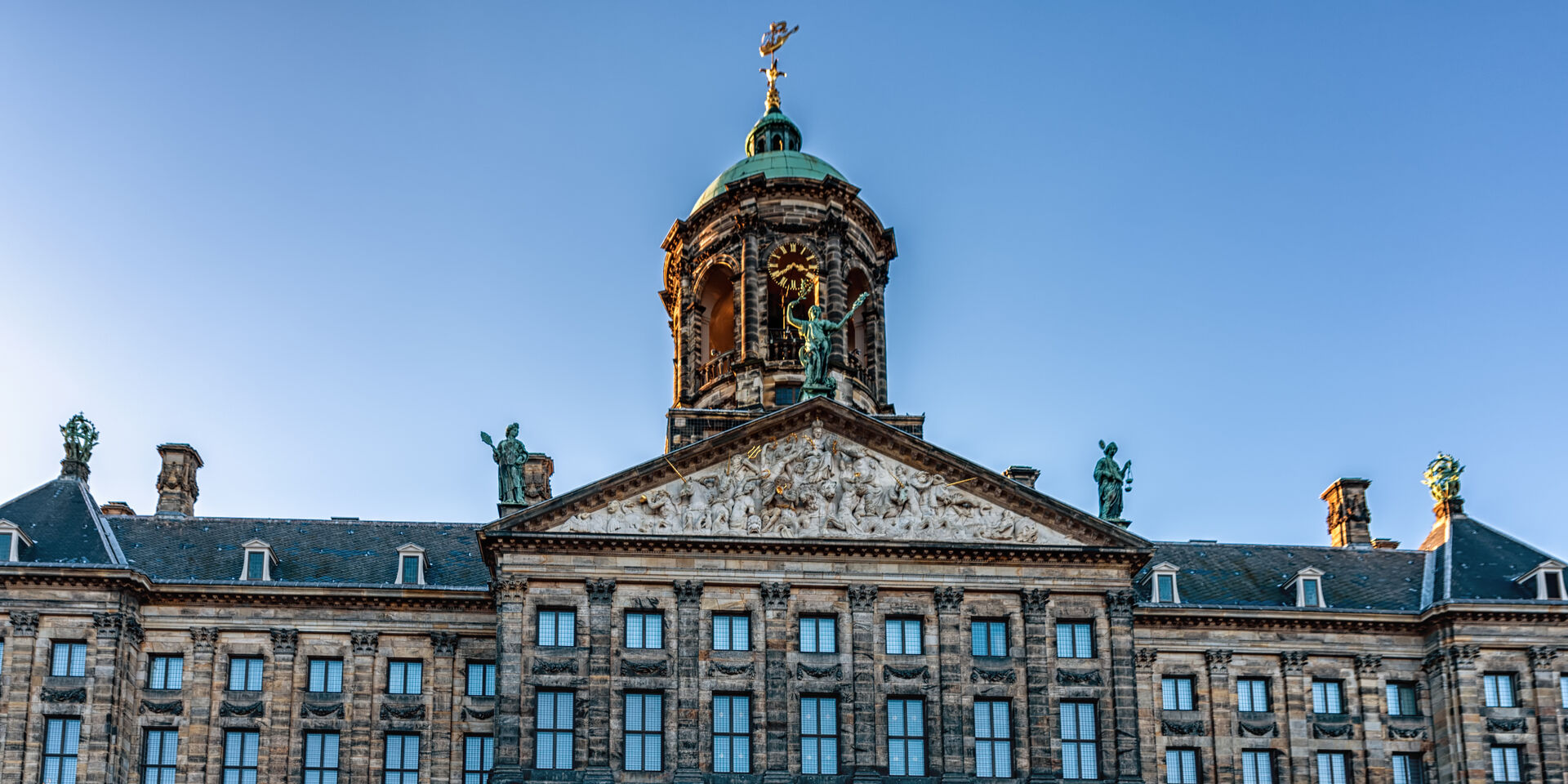 Is The Royal Palace In Amsterdam Worth Visiting