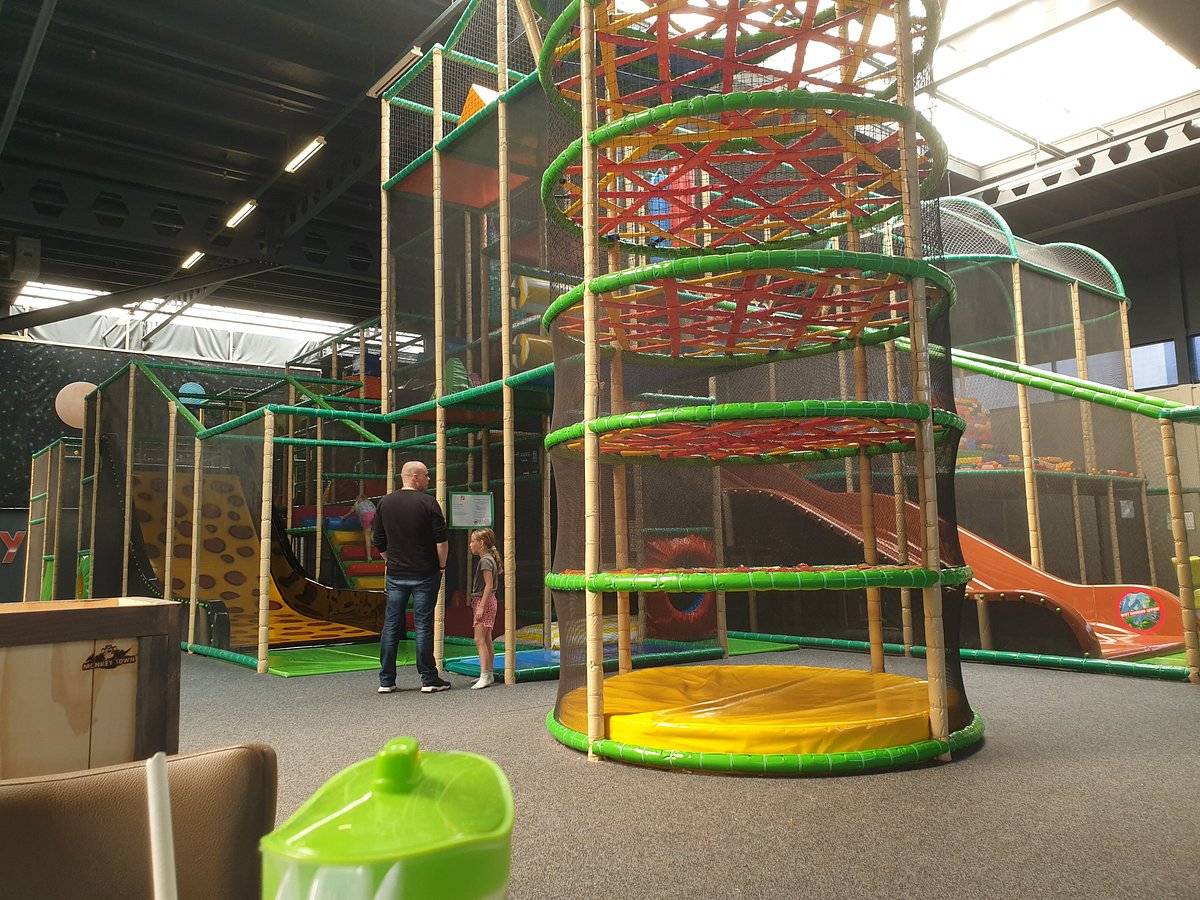 Warmond Monkey Town