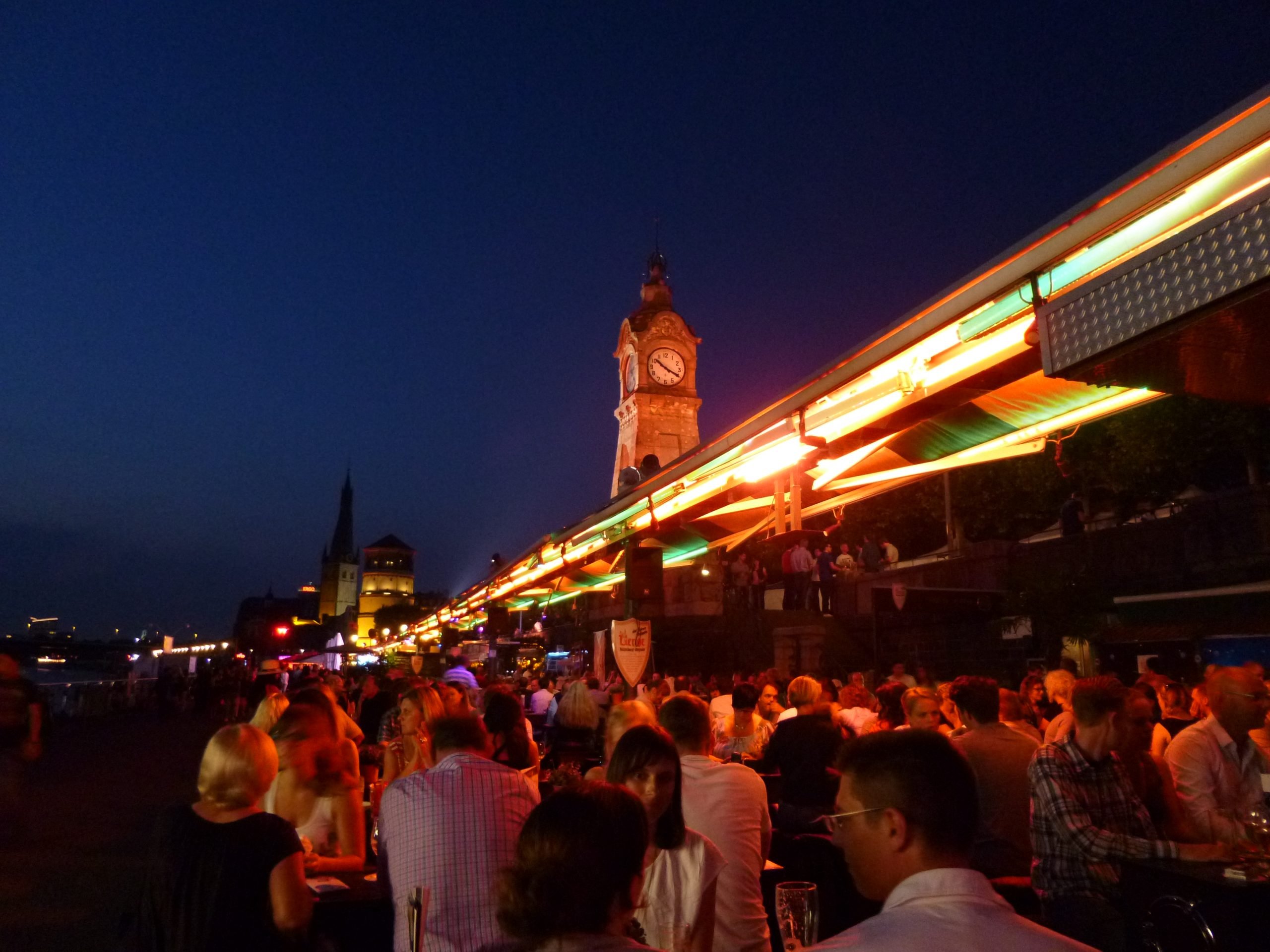 Wat Te Doen In Düsseldorf Avond
