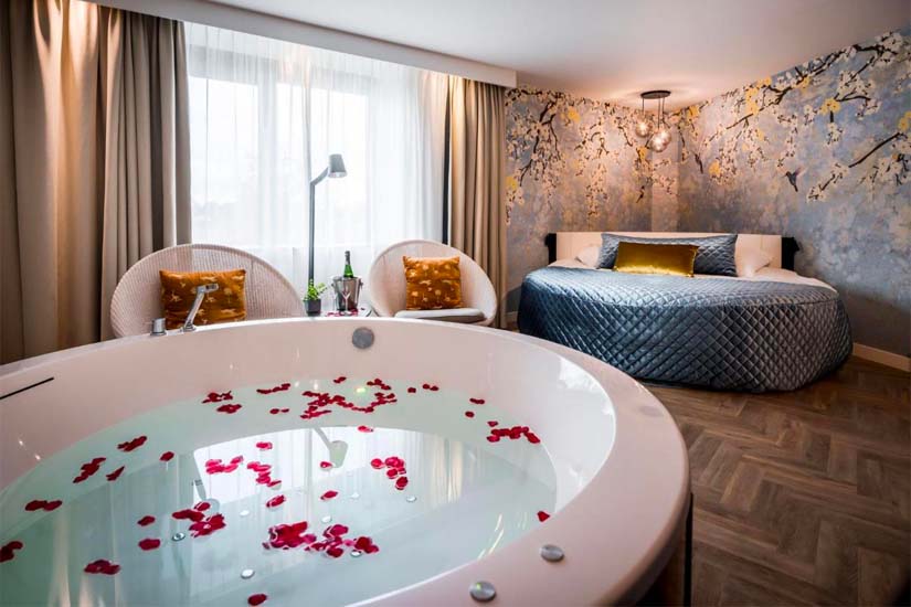 Hotel Met Jacuzzi En Sauna Op Kamer