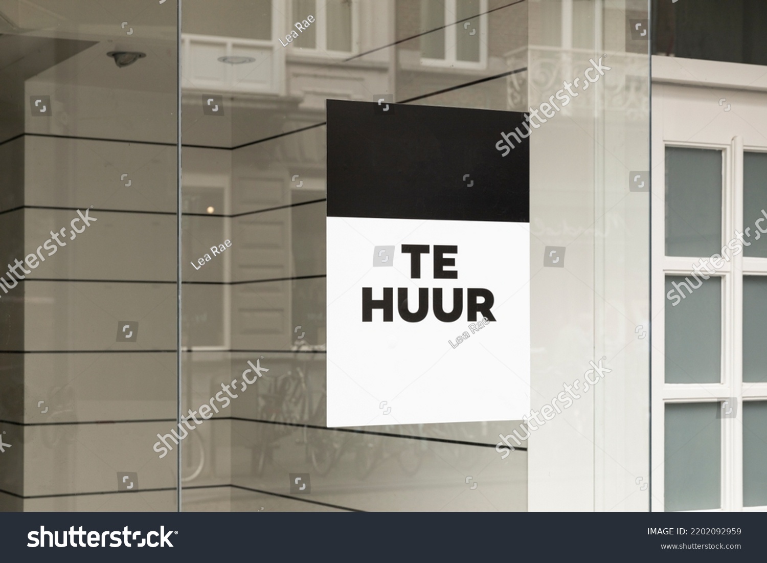 Te Huur Meaning In English