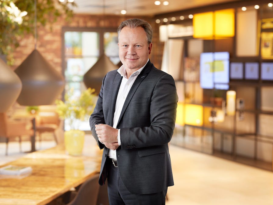 Ton Van Veen Salaris