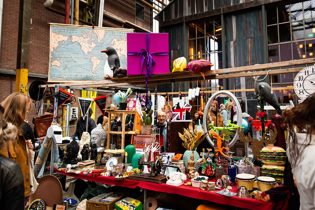 IJ Hallen Flea Market