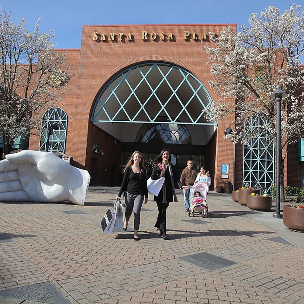 Late Night Shopping Rosada Mall