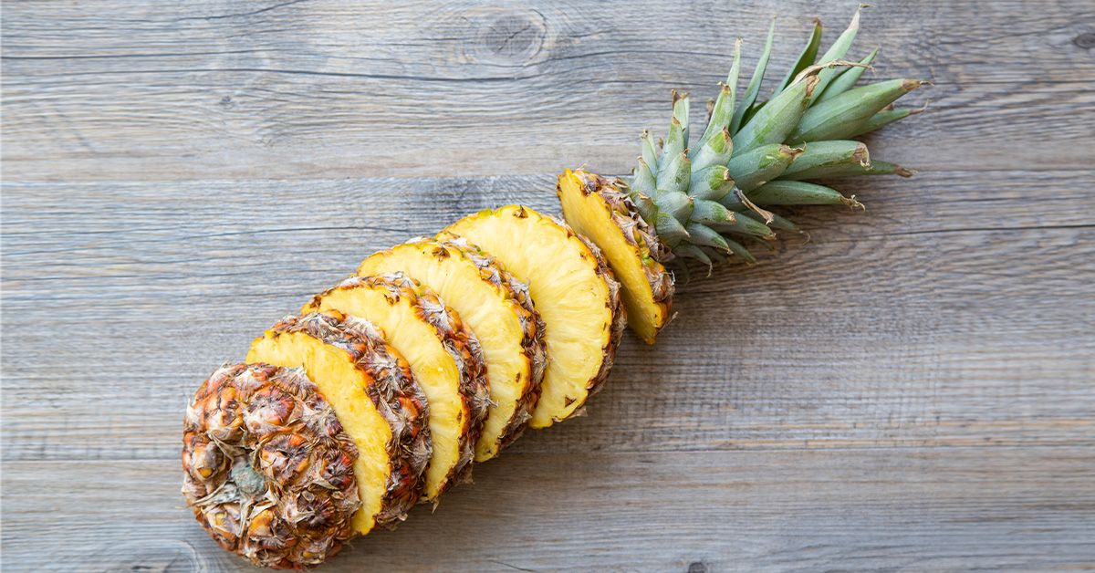 Pineapple Juice Good for Uric Acid: Benefits & Risks