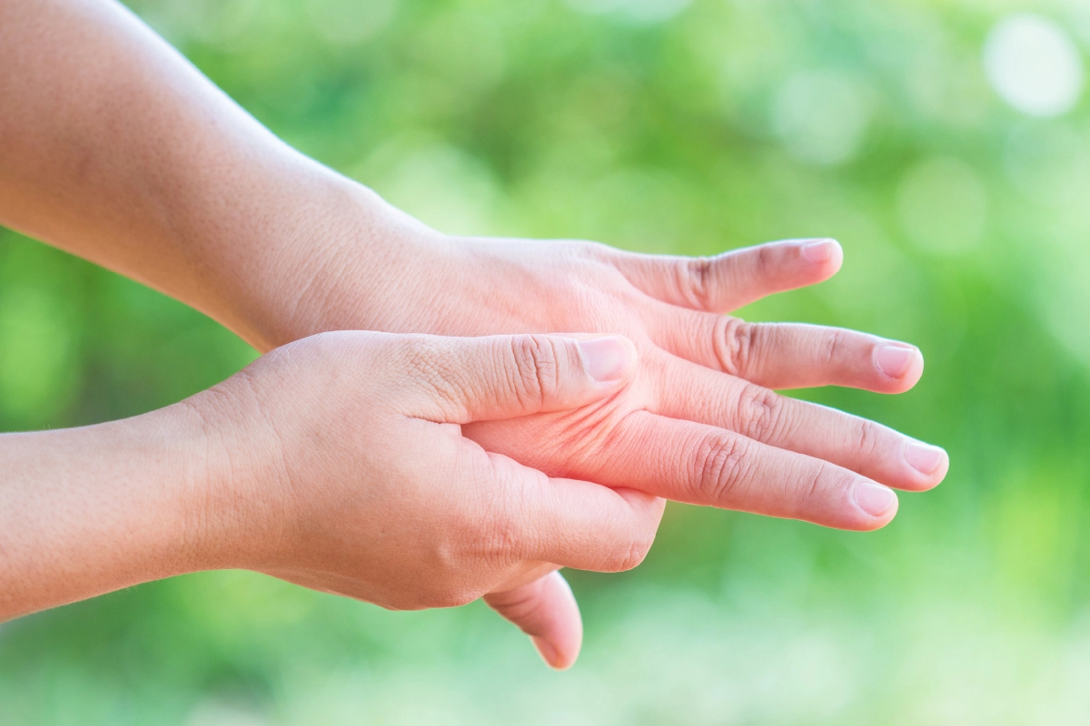 Hand Swelling and Pain: Fast Relief & Care Guide