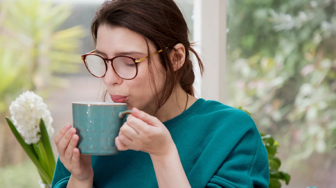Drinking Hot Water for Uric Acid: How It Helps