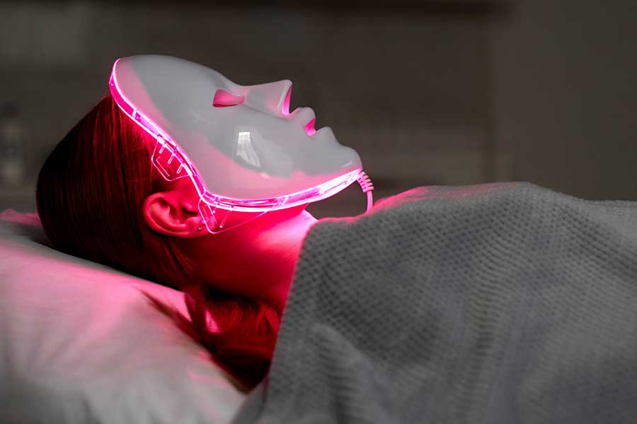 Side Effects of Red Light Therapy on Face – Guide