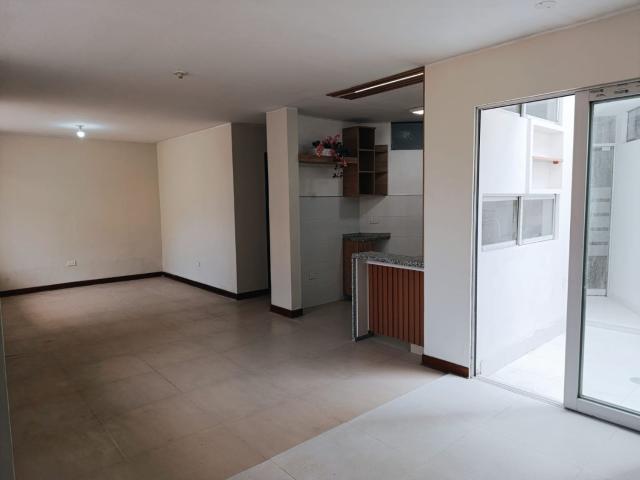 Departamento En Primer Piso La Molina