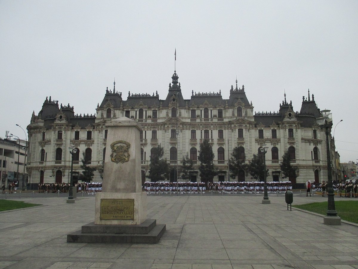 Paseo De Los Héroes Navales Review