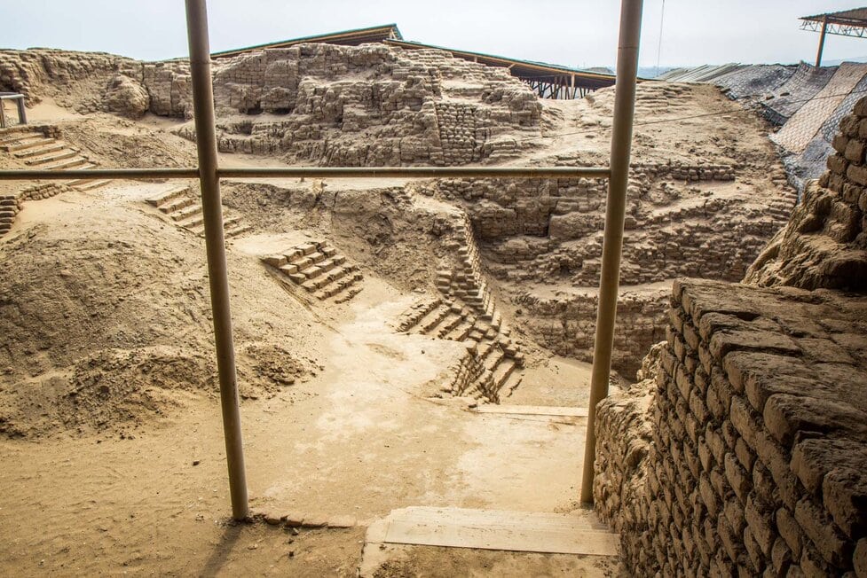 Huaca Del Sol Y La Luna English Translation